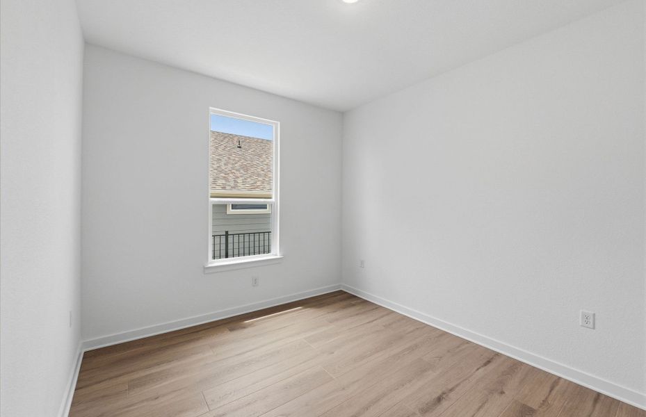 Spacious, unfurnished interior of a new home in Sun City Texas, Georgetown (Image 43).