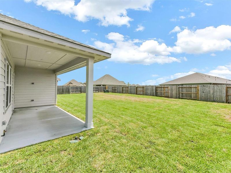 Exterior details and patio area of a home in Sierra Vista, Rosharon (Image 20). Exterior details and patio area of a home in Sierra Vista, Rosharon (Image 20).