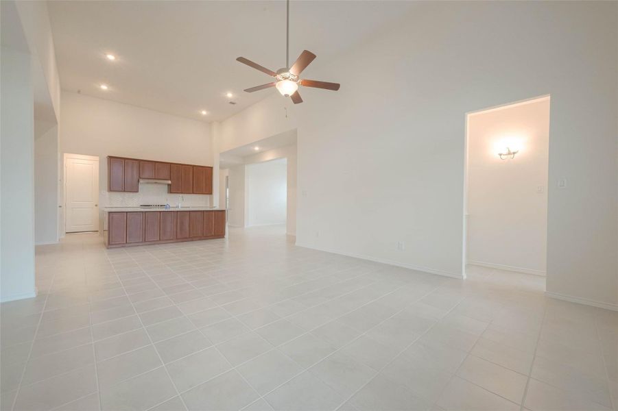 Spacious, unfurnished interior of a new home in Mandola Farms , Richmond (Image 19).