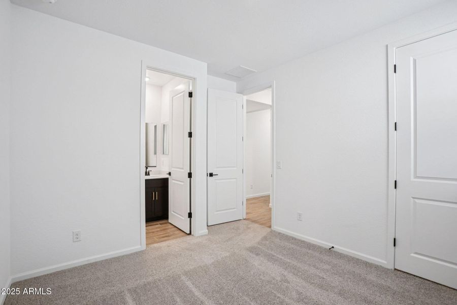 30-web-or-mls-W Brown St-S1810-030