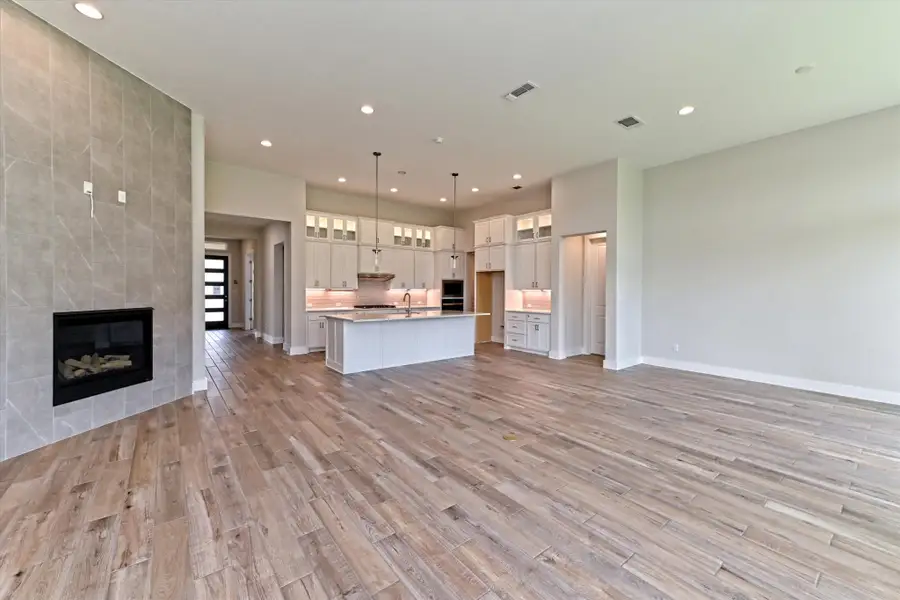 Representative unfurnished interior of a home built from the Opal by Giddens Homes in Riverstone, Georgetown (Image 16).