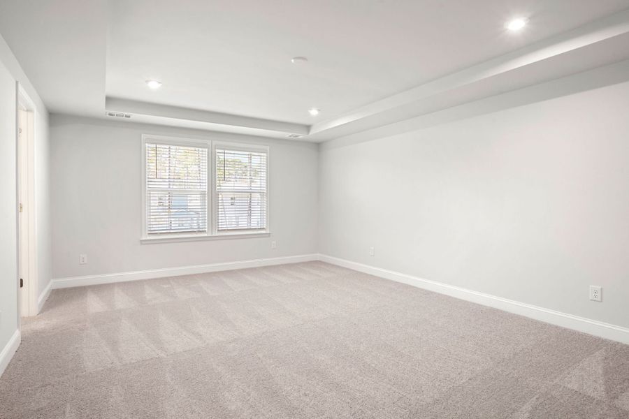 Spacious, unfurnished interior of a new home in Waterways, Richmond Hill (Image 22).