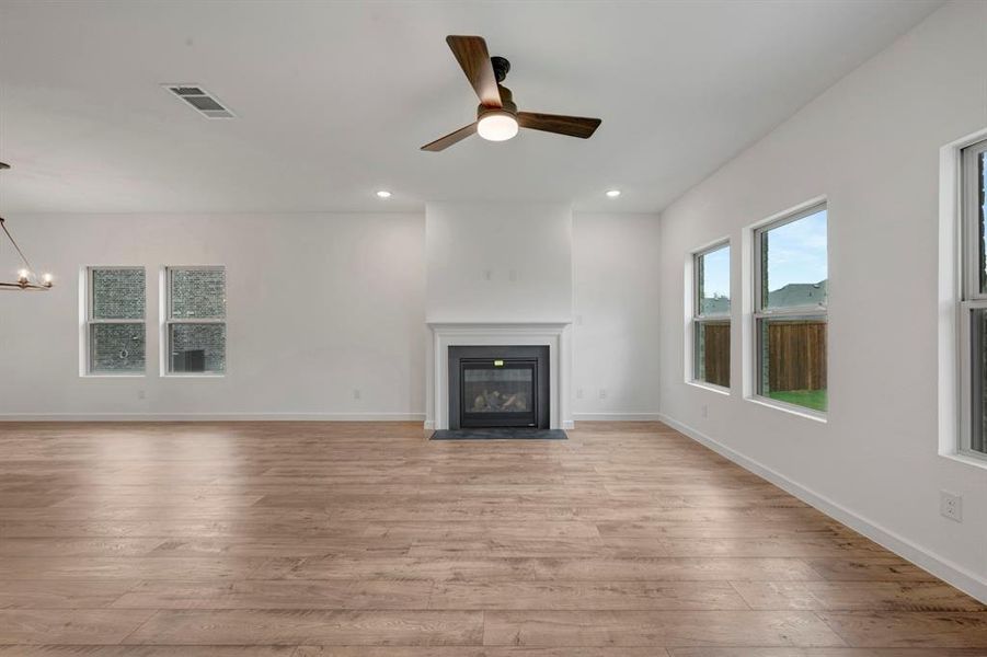 Spacious, unfurnished interior of a new home in Rolling Ridge, Van Alstyne (Image 22). Spacious, unfurnished interior of a new home in Rolling Ridge, Van Alstyne (Image 22).