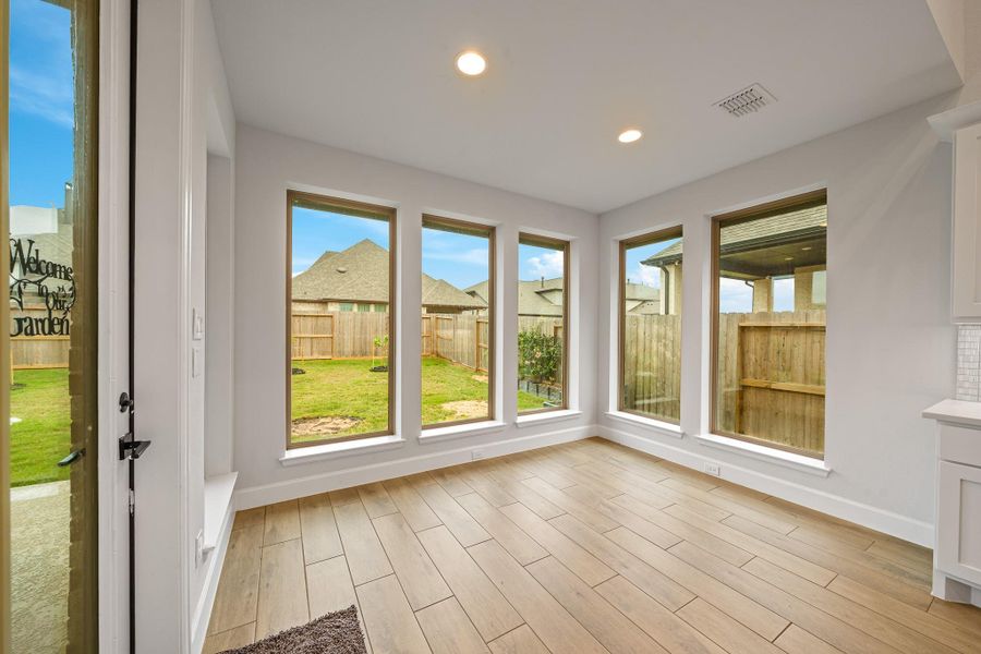 Spacious, unfurnished interior of a new home in , Brookshire (Image 29).