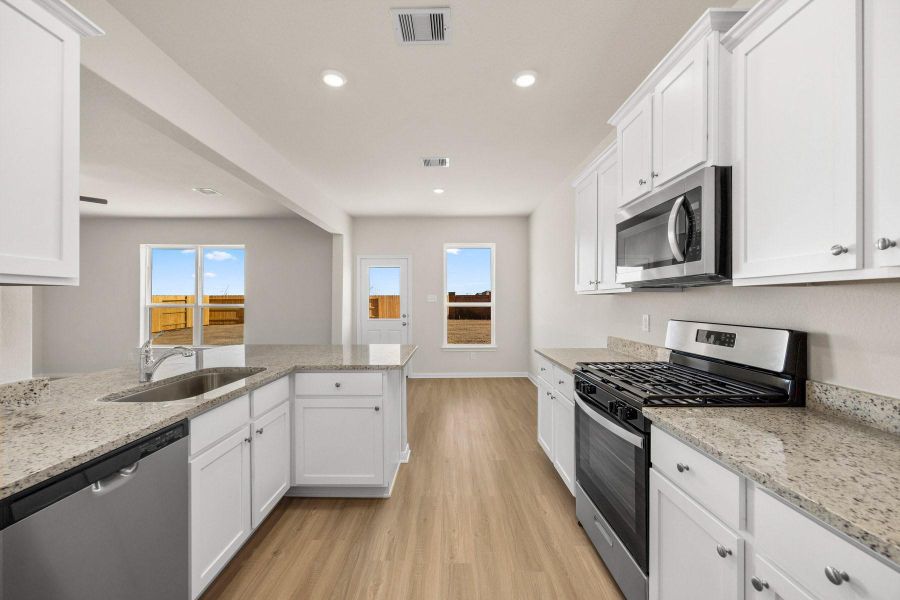 Furnished interior view inside a new home in Lago Mar, Texas City (Image 2).