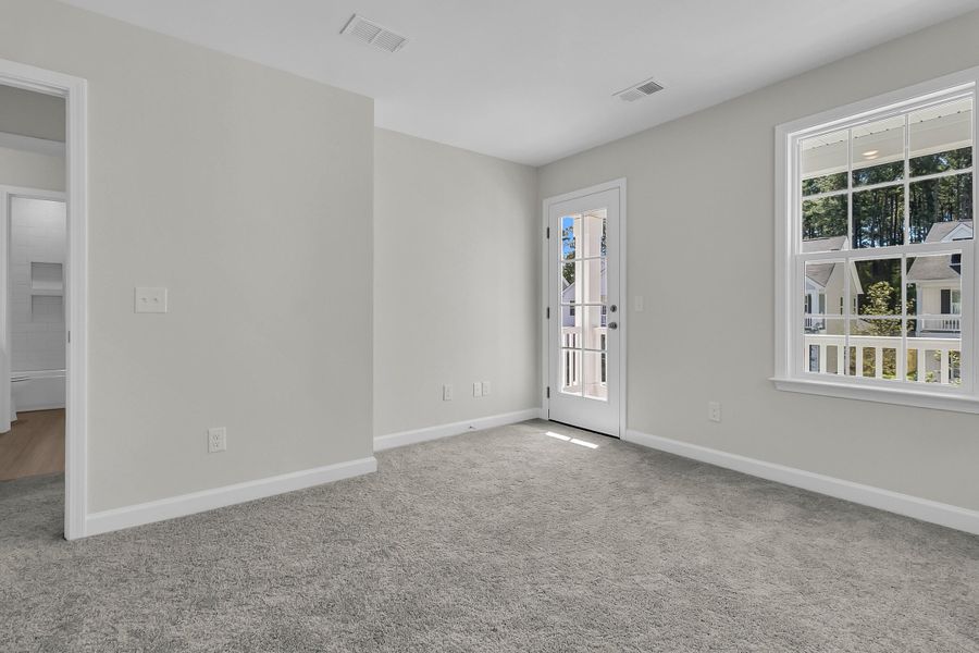 Spacious, unfurnished interior of a new home in Six Oaks, Summerville (Image 21).
