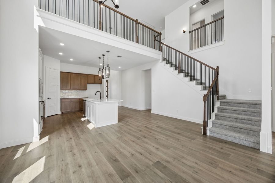 Spacious, unfurnished interior of a new home in Country Lakes, Denton (Image 20).
