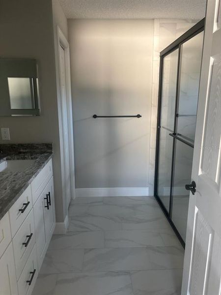 Furnished interior view inside a new home in , Dunnellon (Image 10).