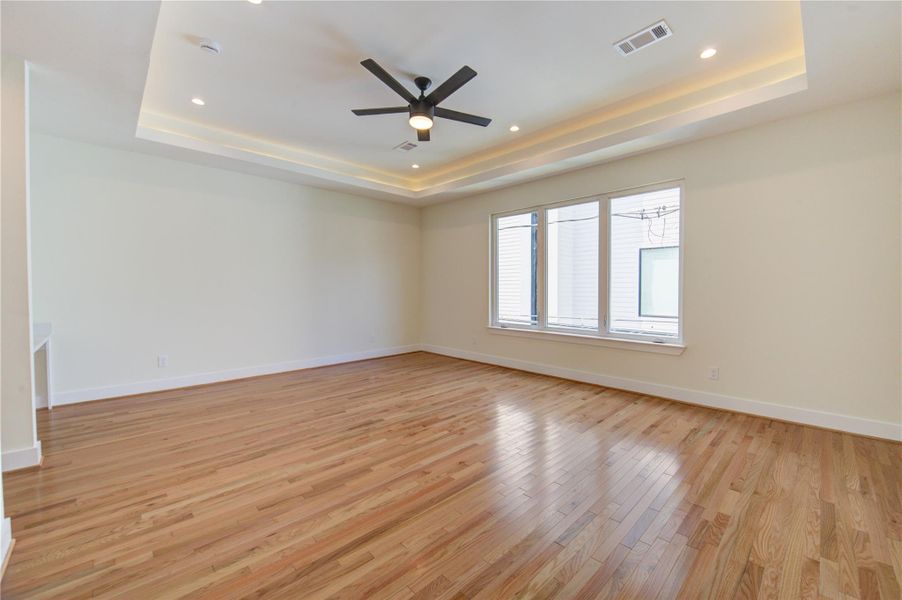Spacious, unfurnished interior of a new home in , Houston (Image 22).
