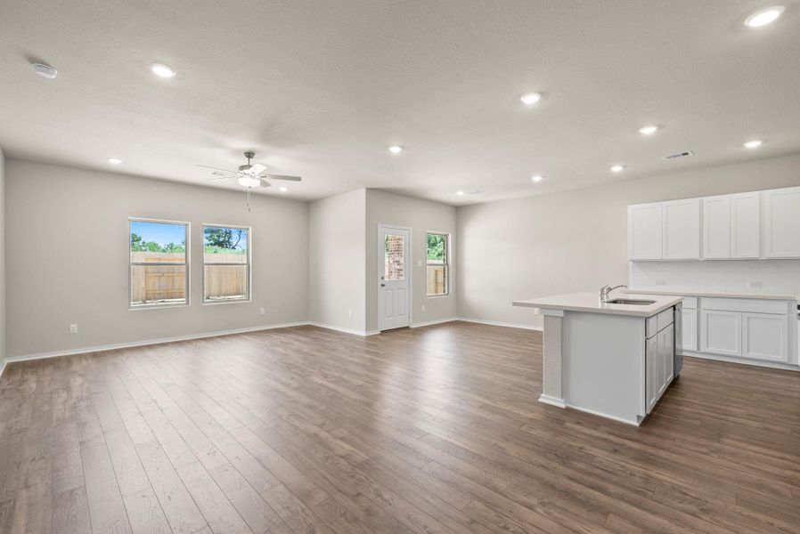Spacious, unfurnished interior of a new home in Windcress, Cove (Image 17).