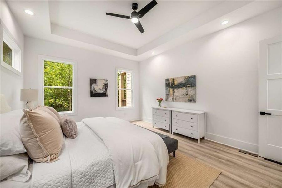 Furnished interior view inside a new home in , Jefferson (Image 43).