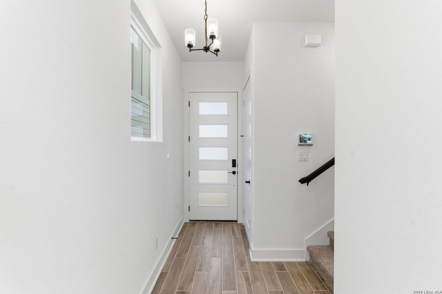Spacious, unfurnished interior of a new home in Rose Hill, San Antonio (Image 21).