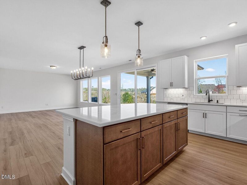 014-1280x960-kitchen