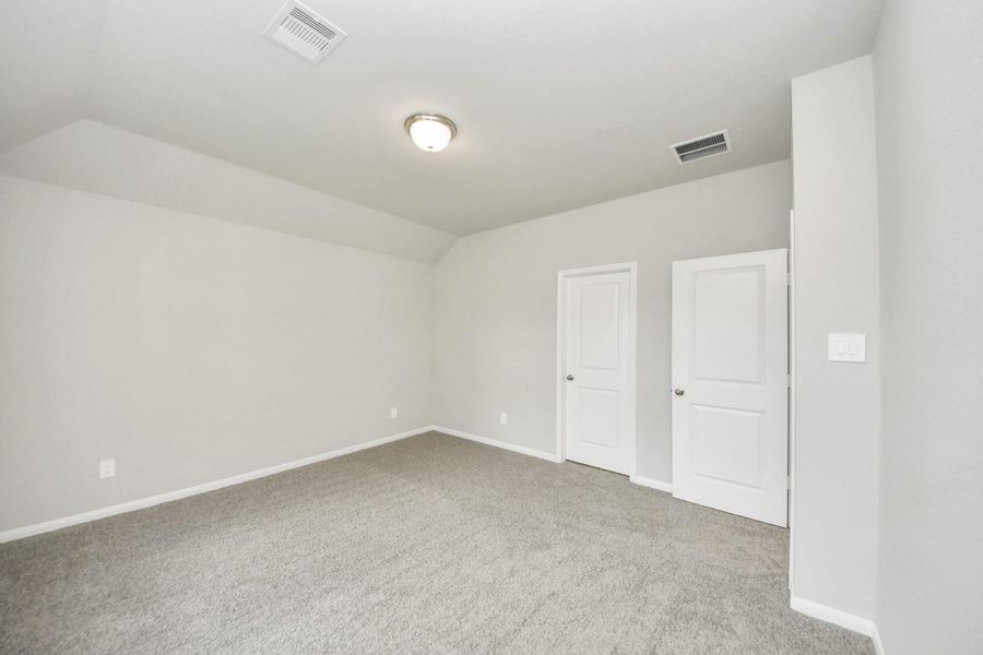 Spacious, unfurnished interior of a new home in Montgomery Ridge: Landmark Collection, Montgomery (Image 37).