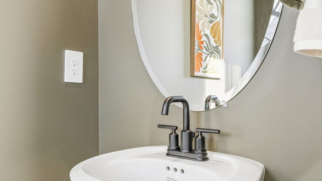 Representative interior finishes for a home built from the Manning by D.R. Horton in Reserve at Hickory Ridge, Columbia (Image 70).