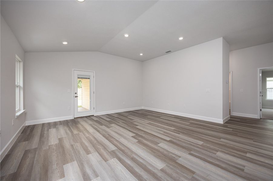 Spacious, unfurnished interior of a new home in Kirkland Farms, Alachua (Image 27). Spacious, unfurnished interior of a new home in Kirkland Farms, Alachua (Image 27).