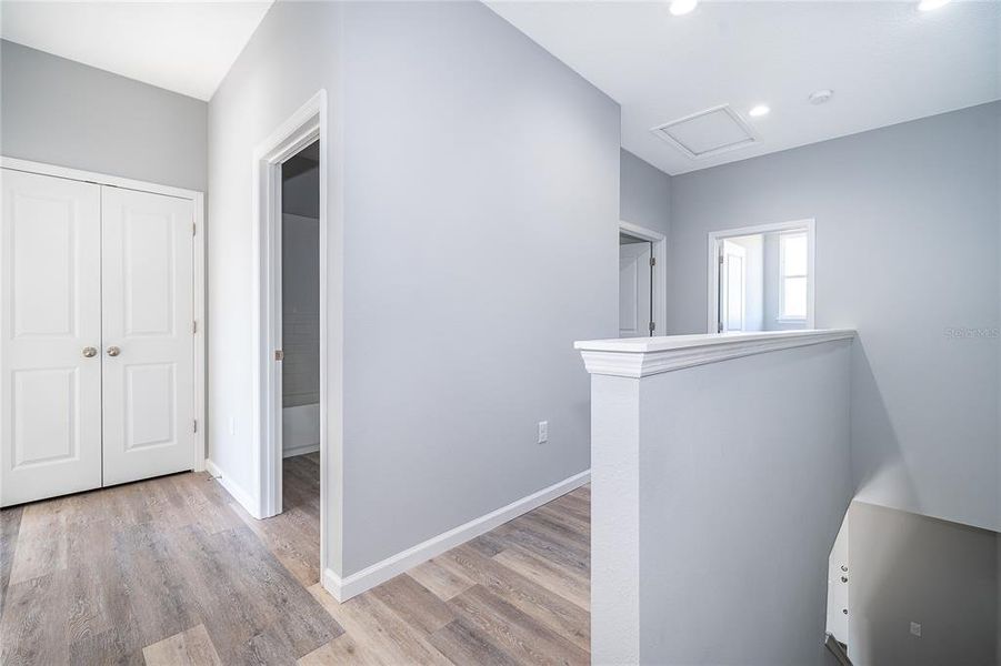 Spacious, unfurnished interior of a new home in , Osteen (Image 18).