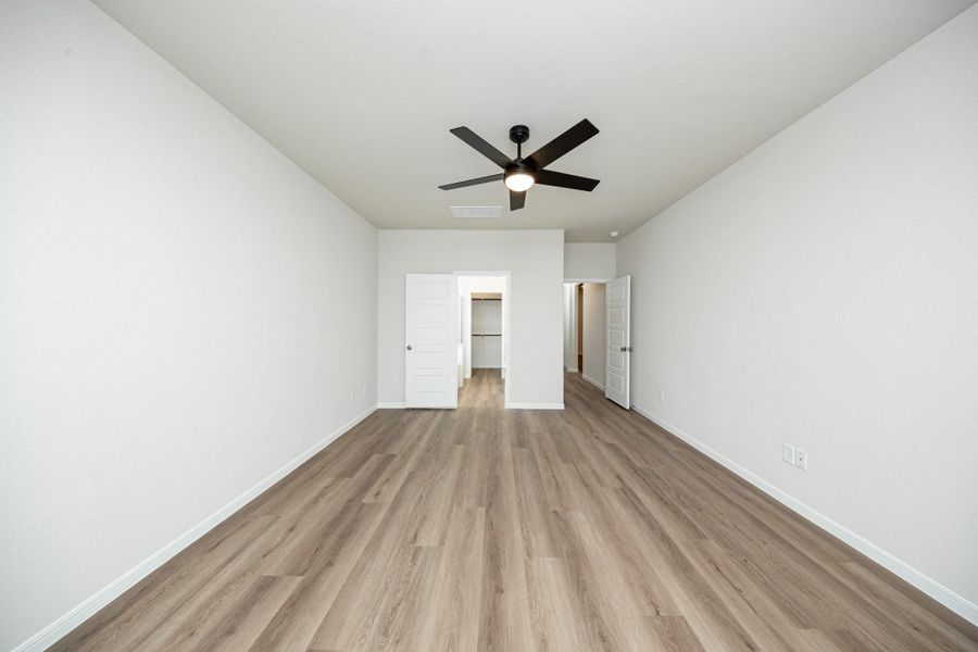Spacious, unfurnished interior of a new home in River's Edge, Conroe (Image 19).