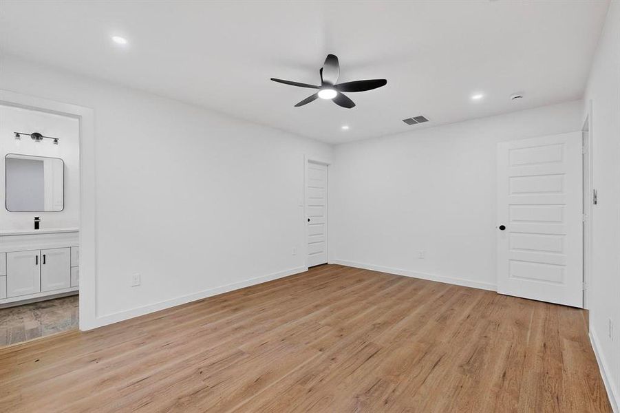 Spacious, unfurnished interior of a new home in , Seagoville (Image 32).