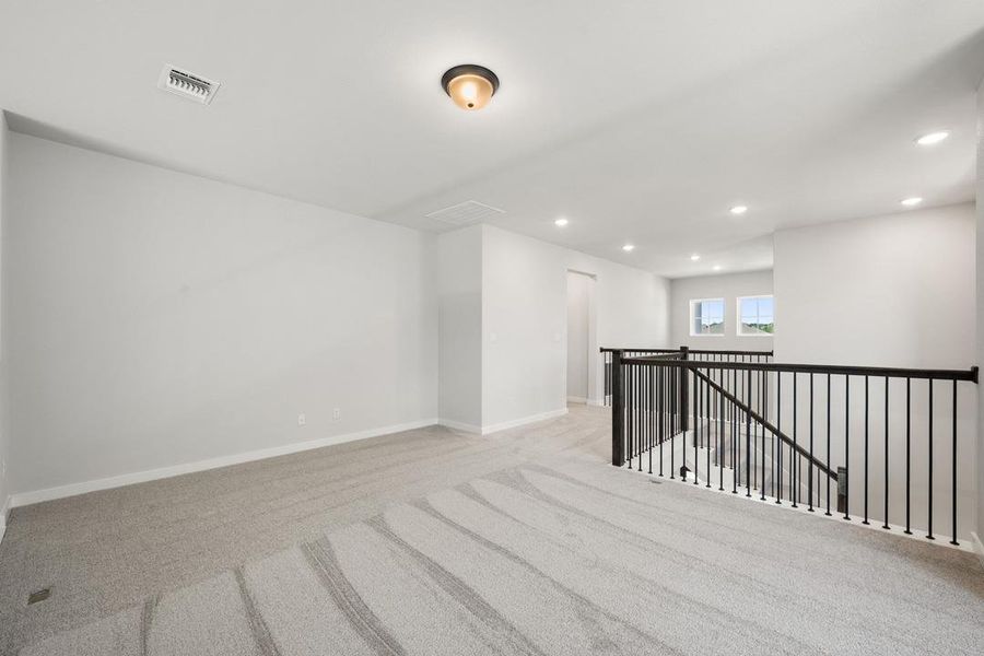 Spacious, unfurnished interior of a new home in Heritage, Dripping Springs (Image 34).