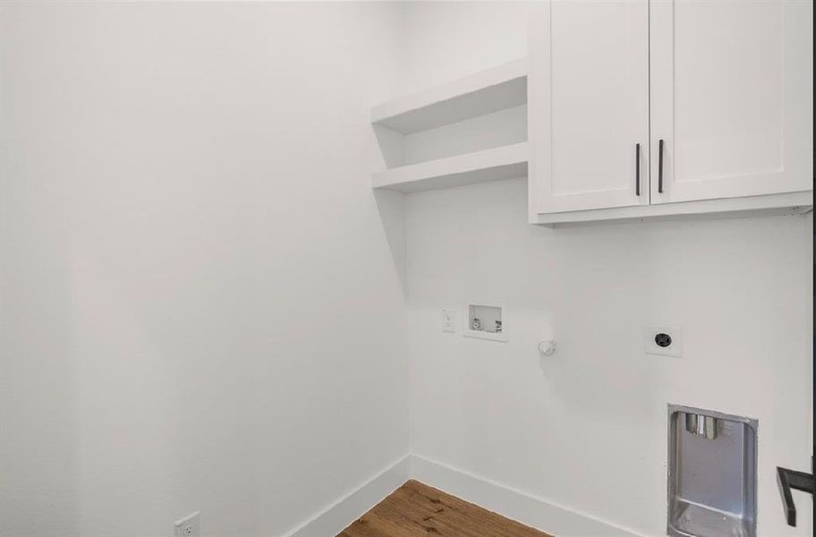 Spacious, unfurnished interior of a new home in , Leonard (Image 13).