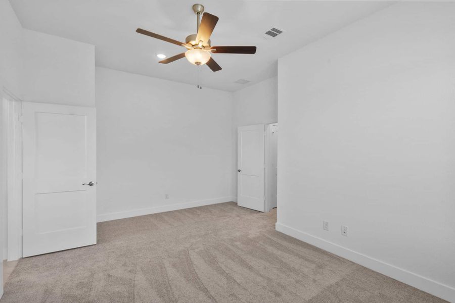 Spacious, unfurnished interior of a new home in Bridgeland, Cypress (Image 33).