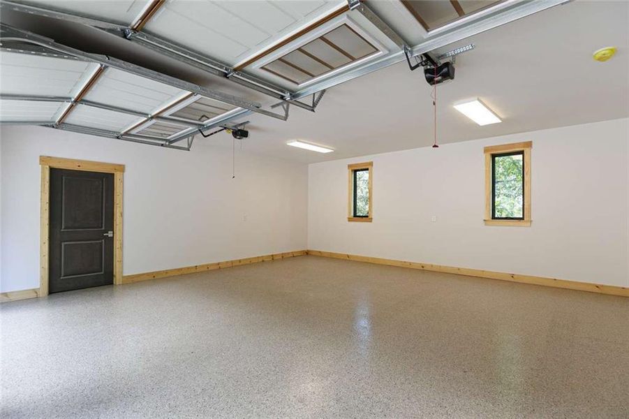 Spacious, unfurnished interior of a new home in , Jasper (Image 17).