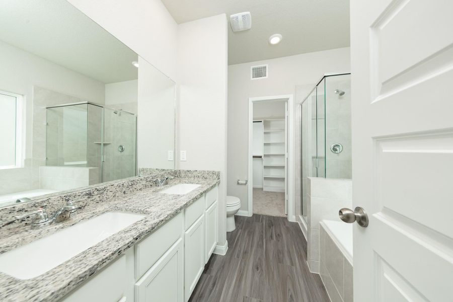 Furnished interior view inside a new home in Cliffstone Hills, Conroe (Image 5). Furnished interior view inside a new home in Cliffstone Hills, Conroe (Image 5).