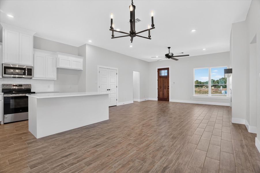 Spacious, unfurnished interior of a new home in Taylor Ranch, Springtown (Image 19).
