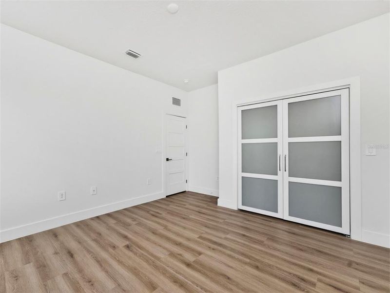 Spacious, unfurnished interior of a new home in , Rotonda West (Image 39).
