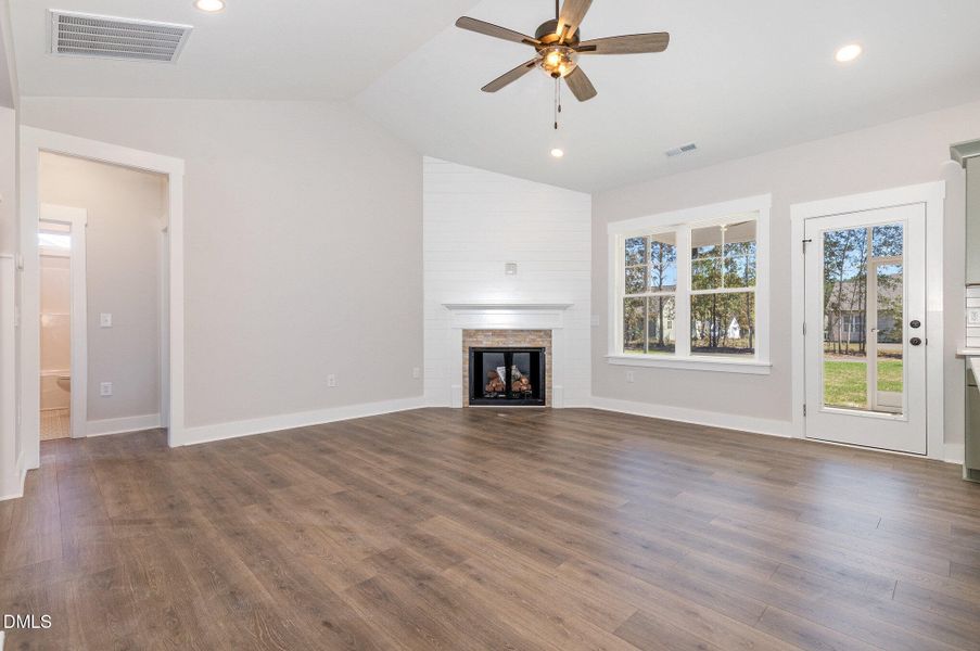 008_img_4476-edit_687 008_img_4476-edit_687