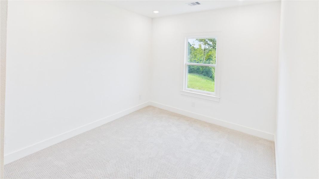 Spacious, unfurnished interior of a new home in , Houston (Image 27).