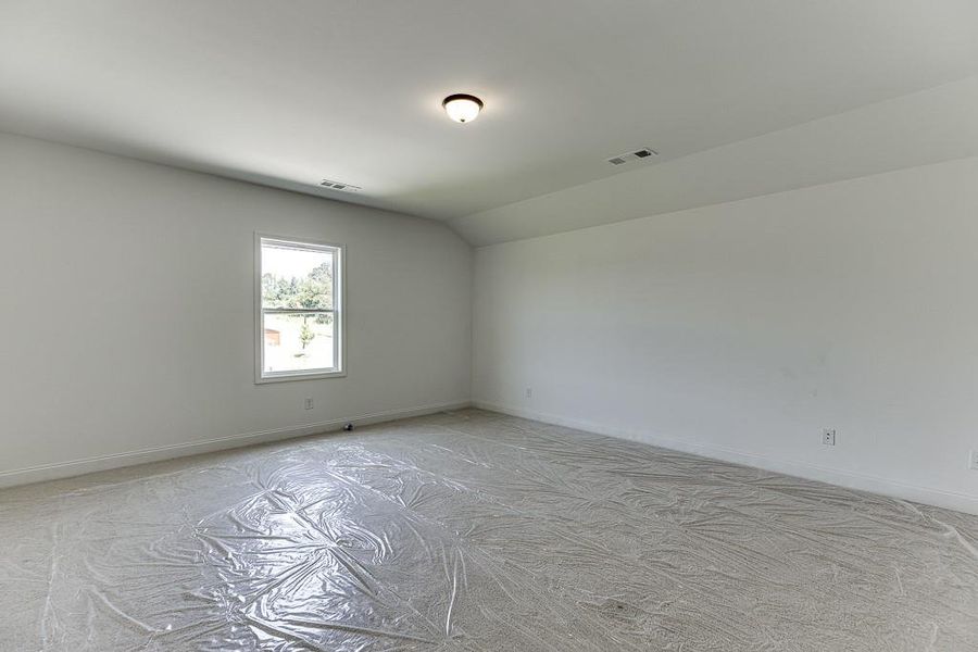 Spacious, unfurnished interior of a new home in , Jefferson (Image 26).
