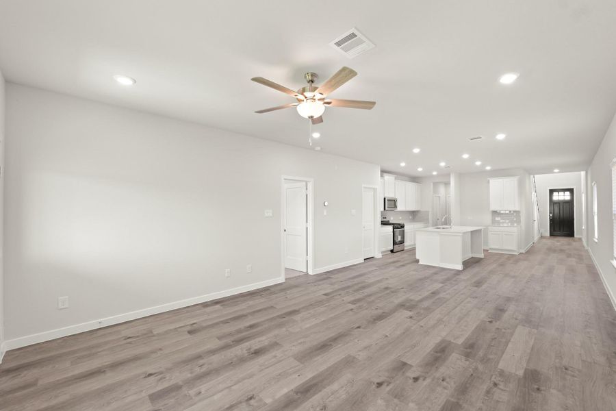 Spacious, unfurnished interior of a new home in River Ranch Trails, Dayton (Image 22). Spacious, unfurnished interior of a new home in River Ranch Trails, Dayton (Image 22).