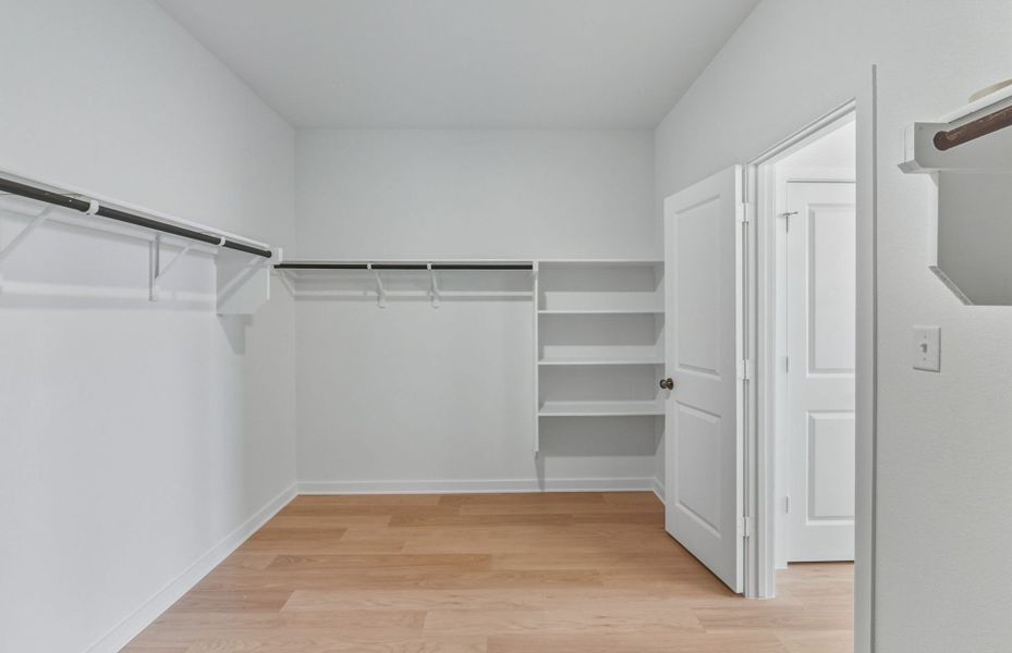 Spacious, unfurnished interior of a new home in Sunfield, Buda (Image 37). Spacious, unfurnished interior of a new home in Sunfield, Buda (Image 37).