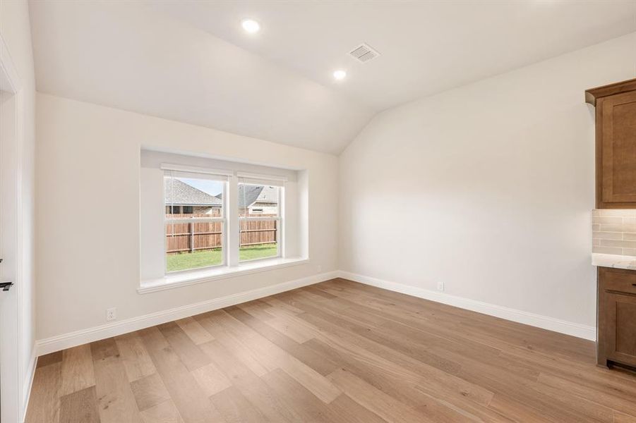 Spacious, unfurnished interior of a new home in Timberbrook, Justin (Image 16).
