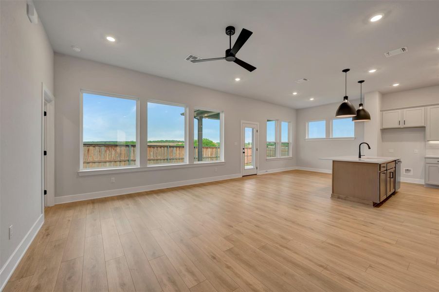 Family Room - Dining Area