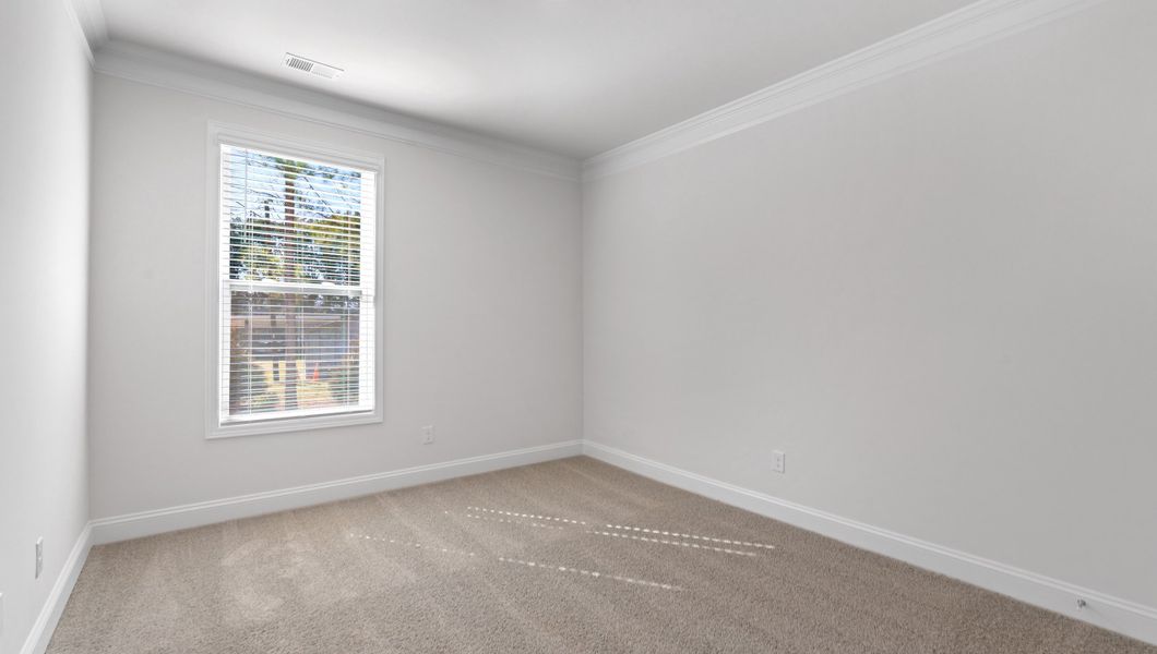 Spacious, unfurnished interior of a new home in Cottonwood Ridge, Piedmont (Image 20).