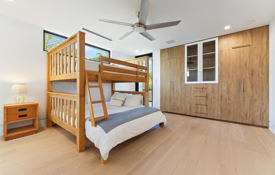 Furnished interior view inside a new home in , Jupiter Island (Image 46).