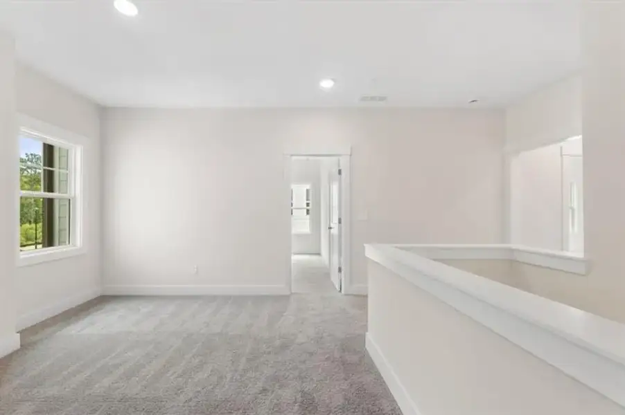 Spacious, unfurnished interior of a new home in Hillshire, Cumming (Image 20).