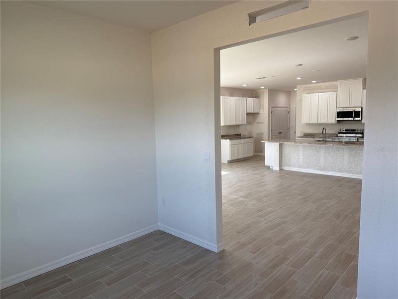 Spacious, unfurnished interior of a new home in Port Charlotte, Port Charlotte (Image 18).