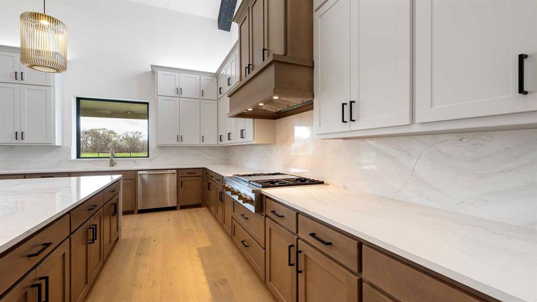 Furnished interior view inside a new home in Enchanted Creek, Lucas (Image 8).