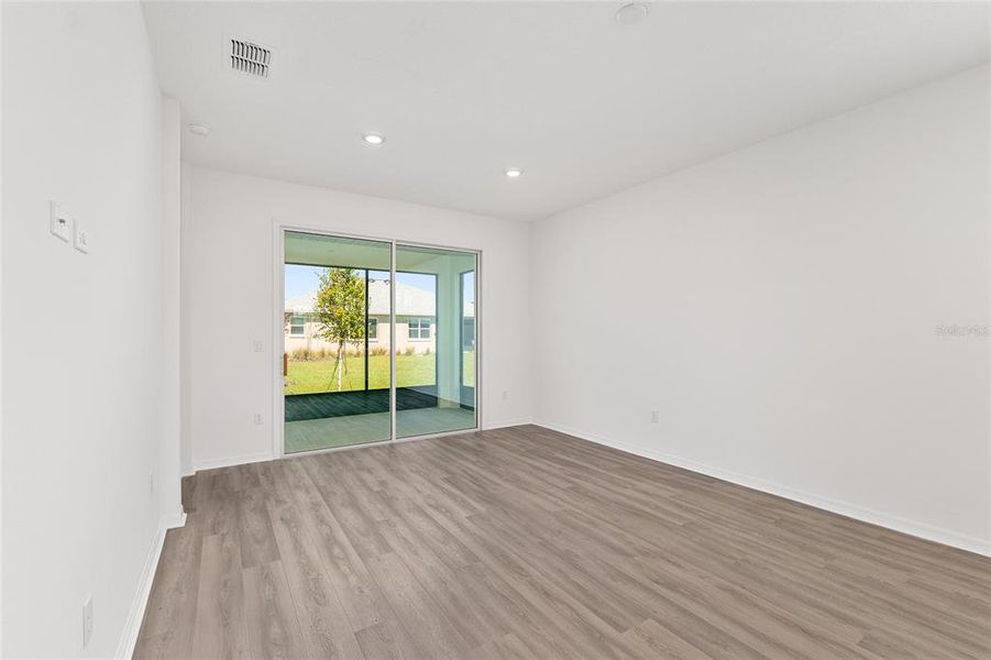 Spacious, unfurnished interior of a new home in , Ocala (Image 36).