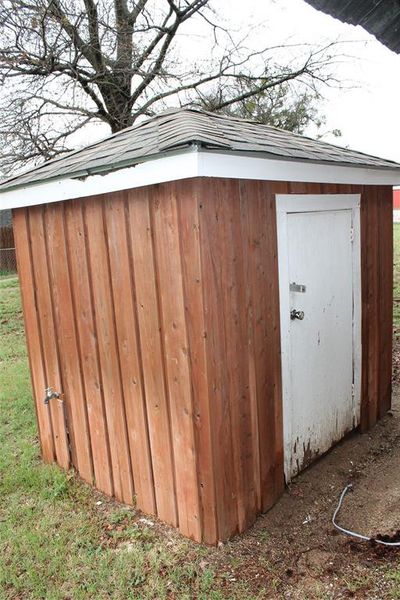 Exterior details and patio area of a home in , Alvord (Image 22).