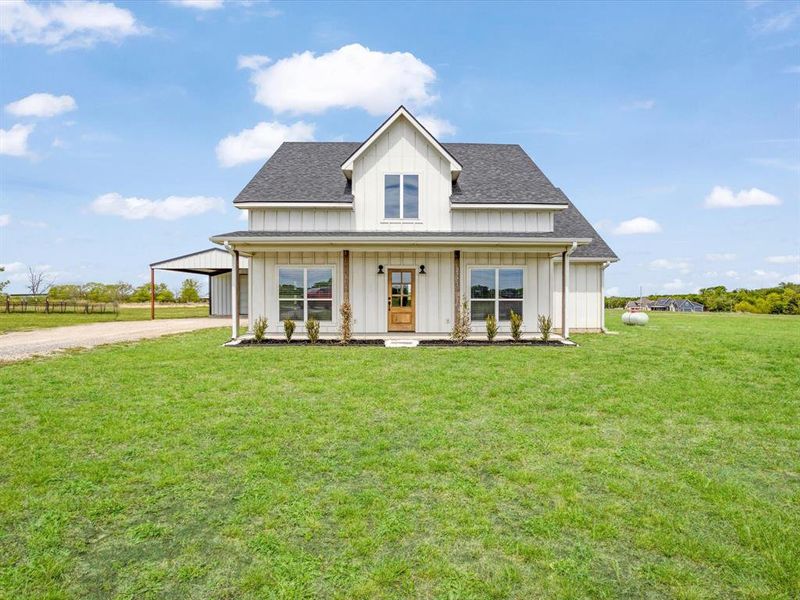 Exterior details and patio area of a home in , Bells (Image 3).