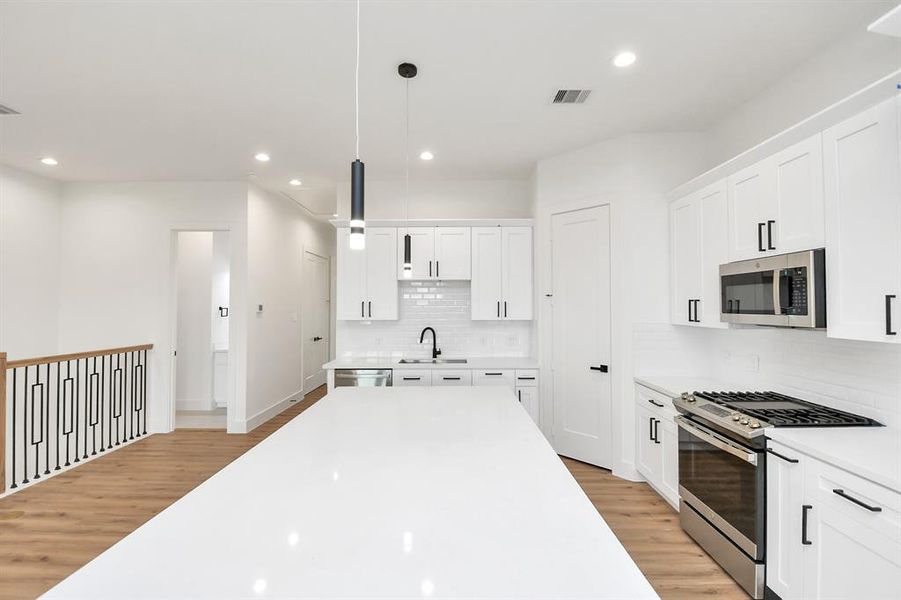 Discover another view of this dream kitchen!