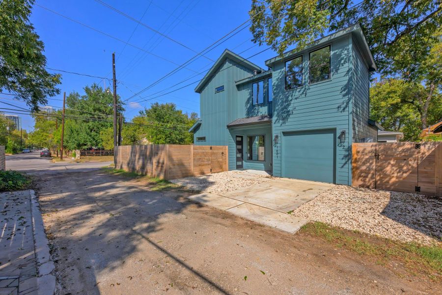 Exterior details and patio area of a home in , Austin (Image 23).