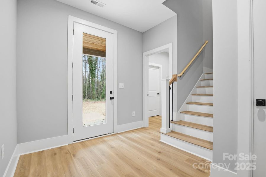MUDROOM/REAR ENTRANCE
