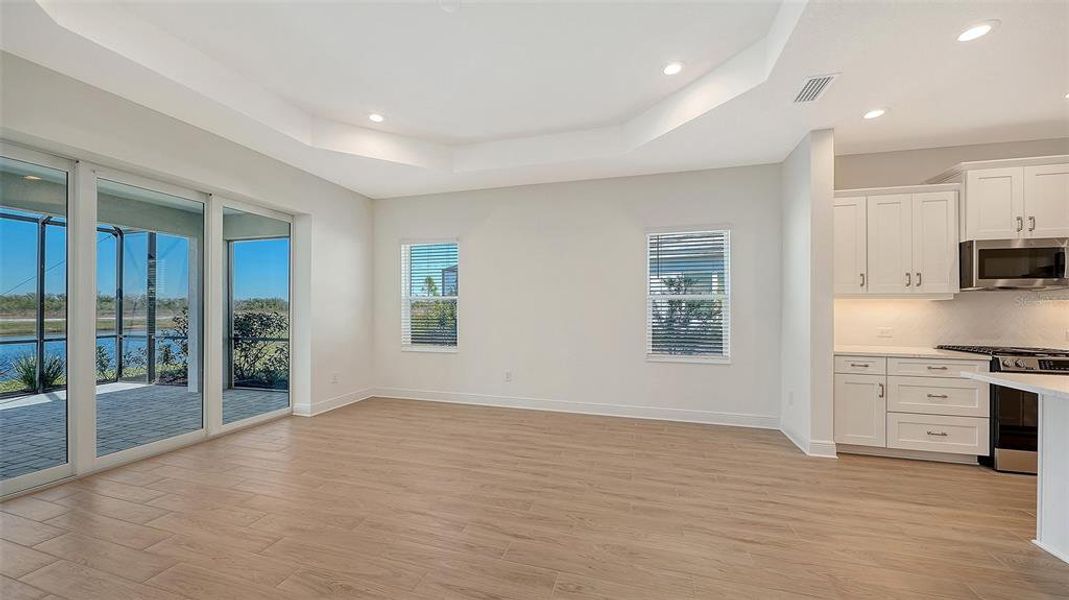 Spacious, unfurnished interior of a new home in , Bradenton (Image 17).