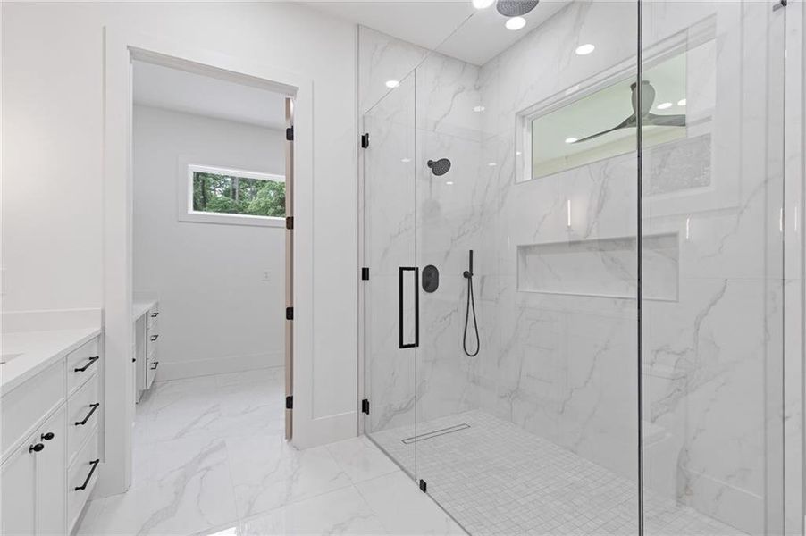 Image 83 of a home in .